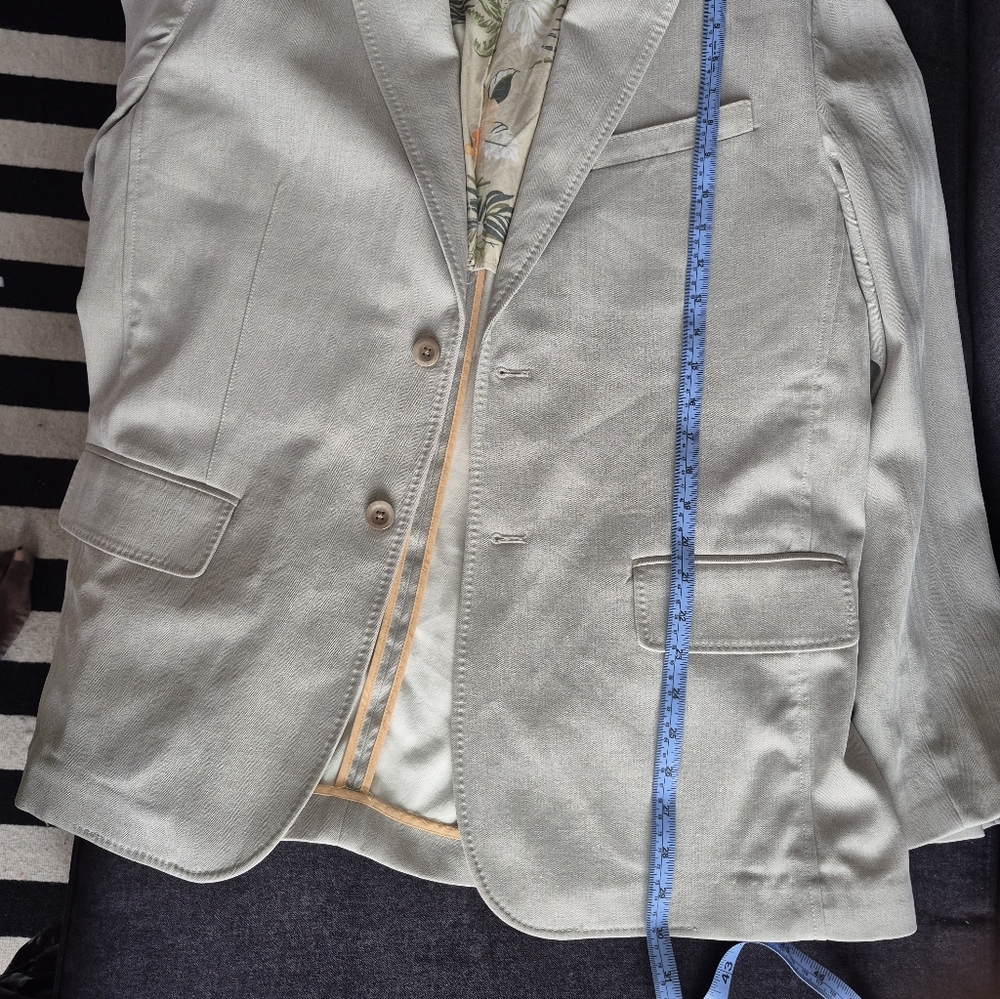 L Tommy Bahama men's Beige Blazer - Picture 16 of 16